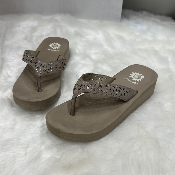 Yellow Box tan wedges size 8 - Picture 1 of 13